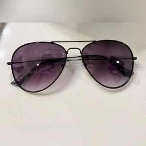 Diff Eyewear Cruz Black Aviator Sunglasses